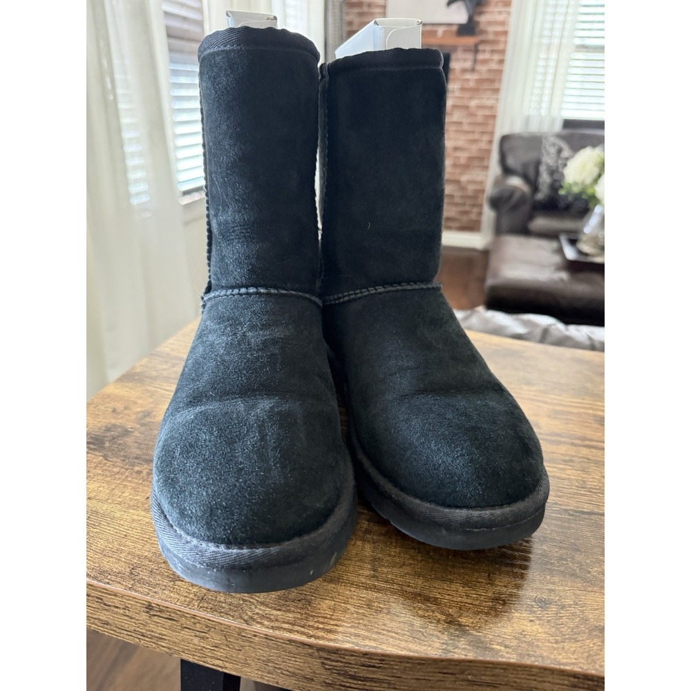 UGG Boots Classic Short Black Women's Size 7 5825